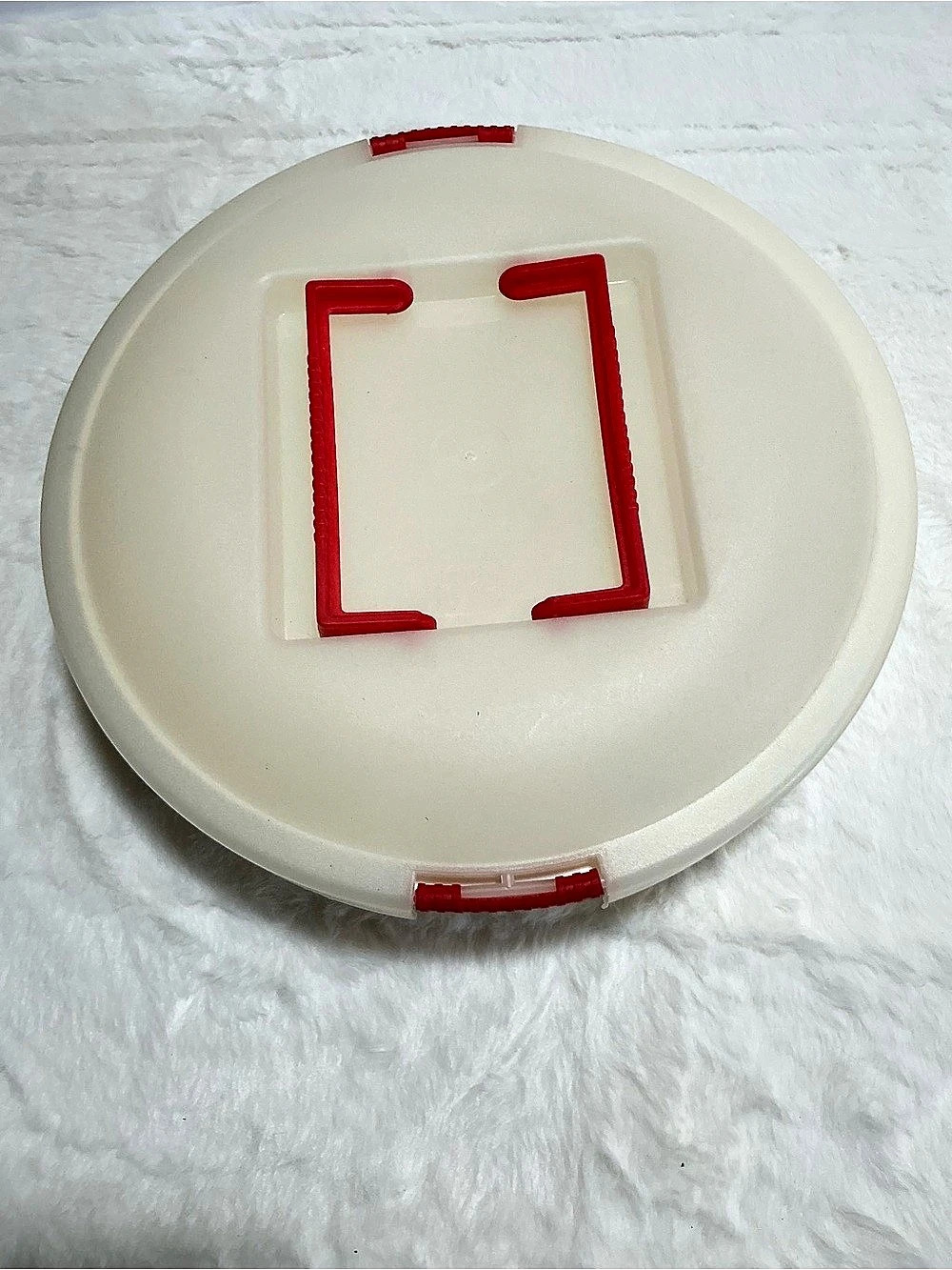 Tupperware Vintage Round Cake and Pie Taker Carrier White & Red